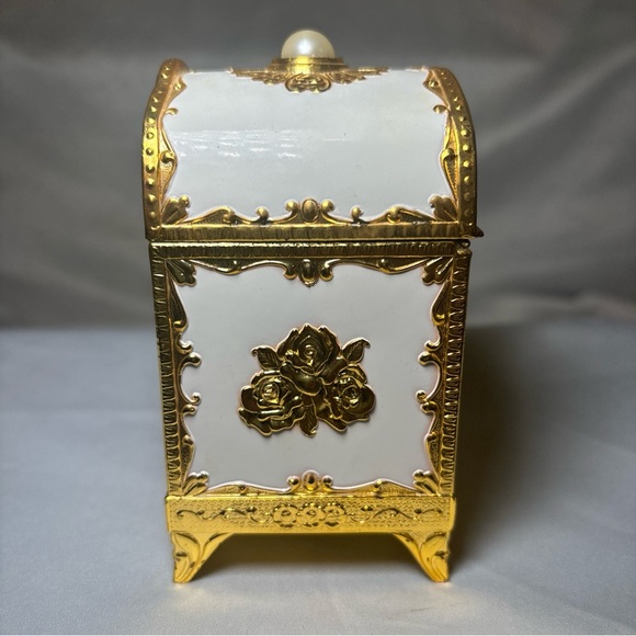Taj Importing Co Japan White & Gold Enamel Metal Musical Jewelry Box Retail 200$ - Picture 7 of 15